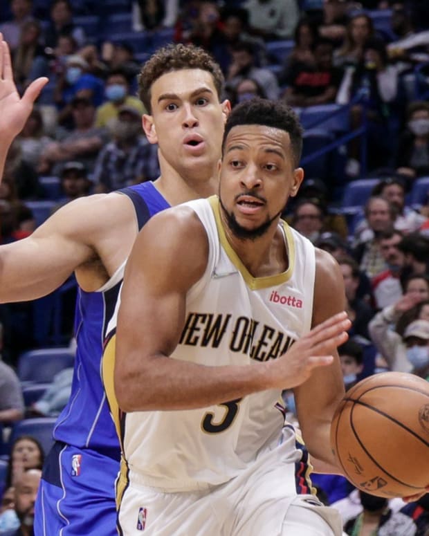 New Orleans Pelicans guard CJ McCollum (3)